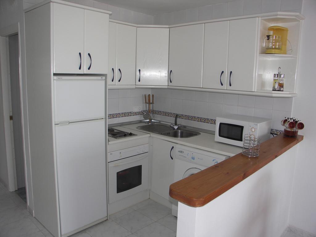 Apartamentos Lual Burriana Nerja Zimmer foto